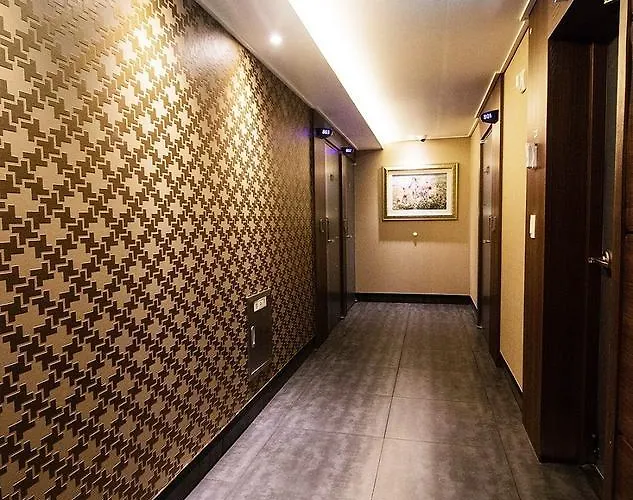 Momo Motel 2*